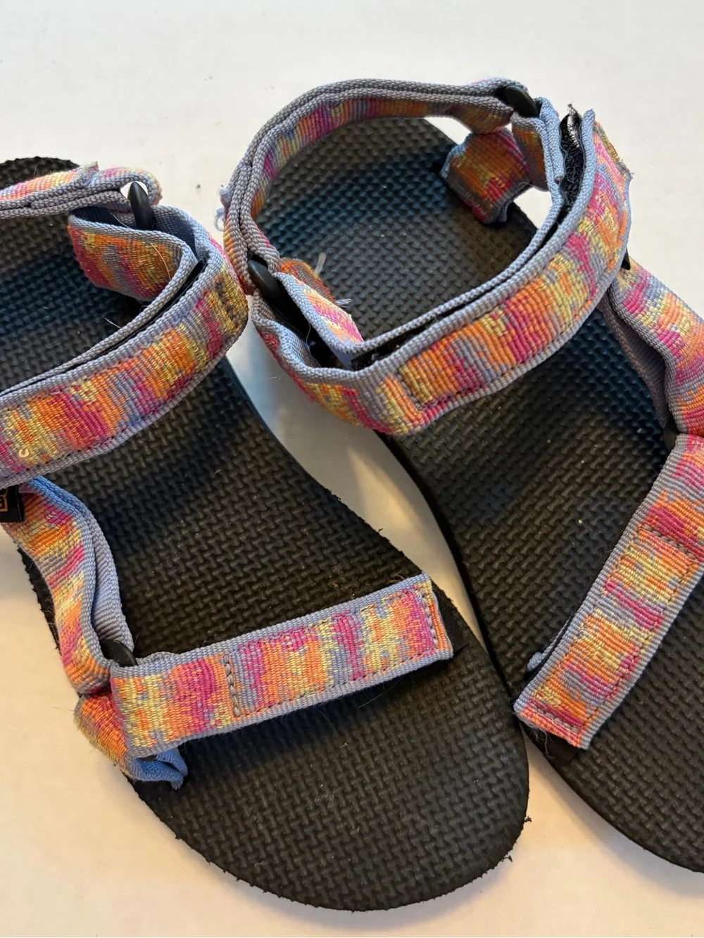 Teva vibrant woven